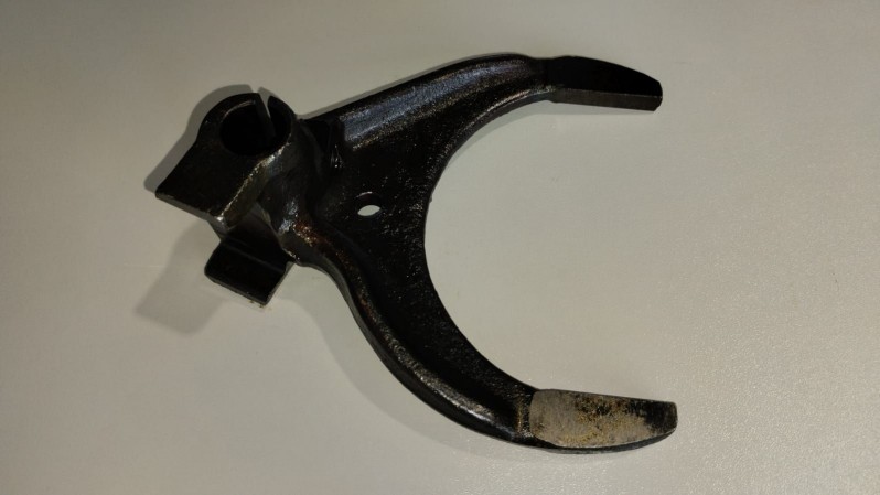 Вилка втор. вала — 1