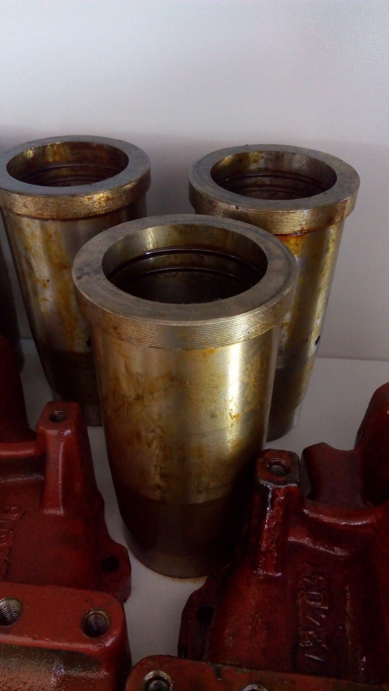 Гильза передней оси — 2