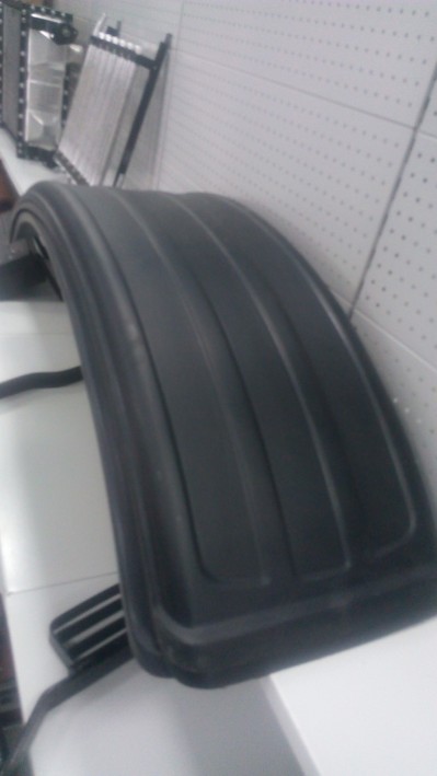 Крыло переднее НЧ(пластм.) МТЗ-1221