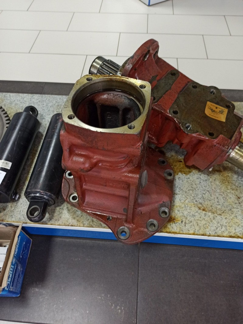 Рукав полуоси задний — 1